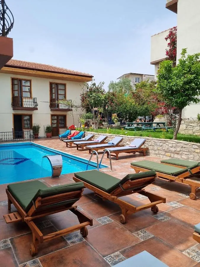 Sezgin Hotel Κουσάντασι