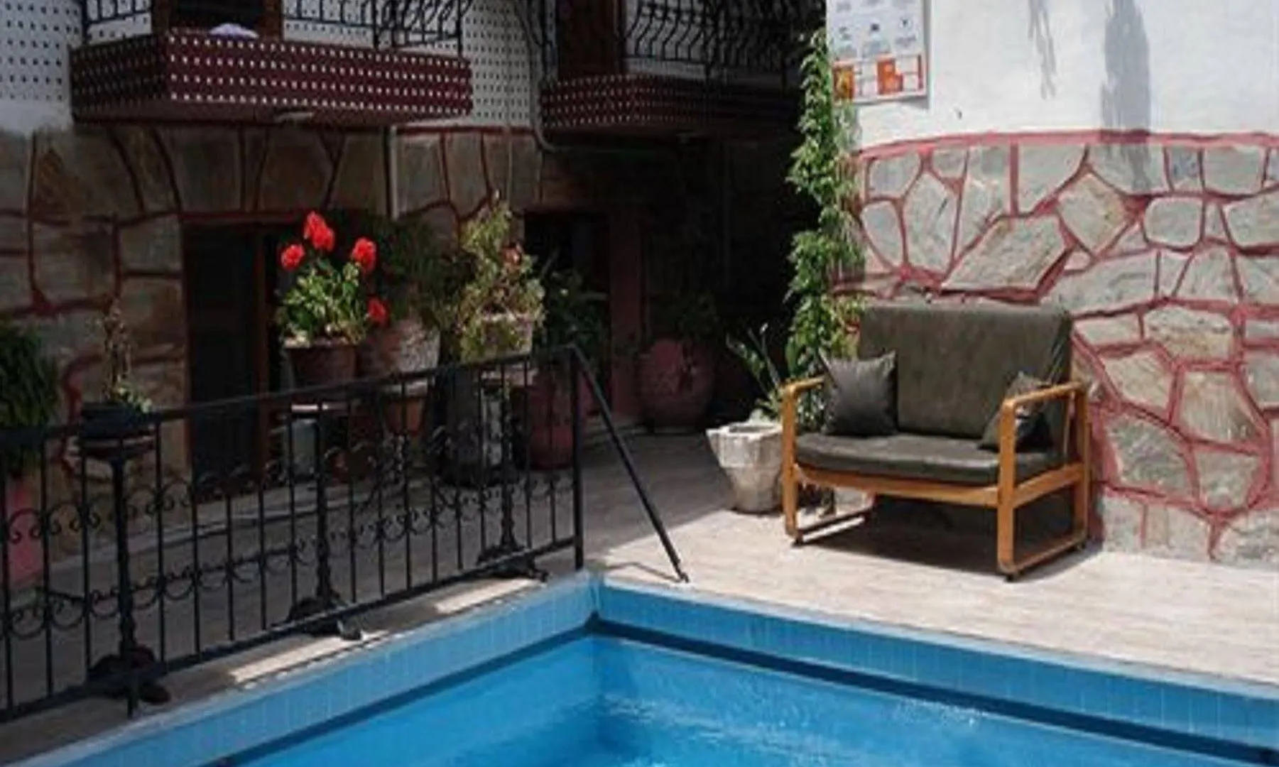 Sezgin Hotel Κουσάντασι