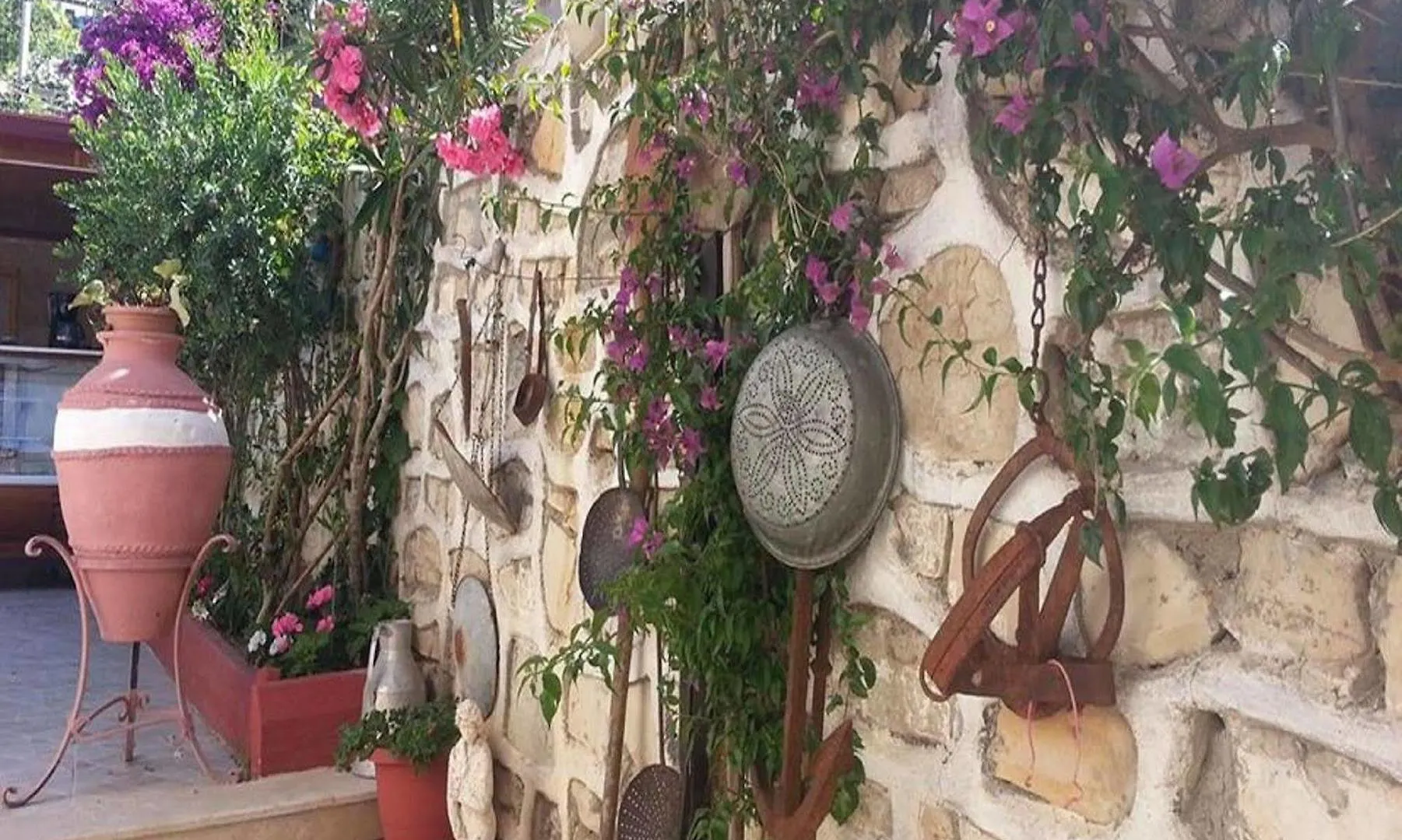 Sezgin Hotel Κουσάντασι